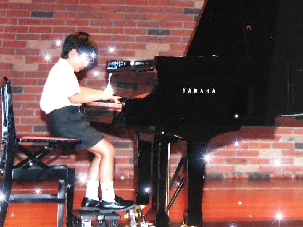 piano-student-2